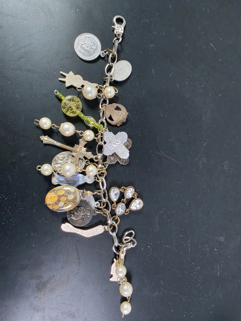 Elegant Multi-Charm Pearl and Mixed-Metal Bracelet - Green & Pearl Accents